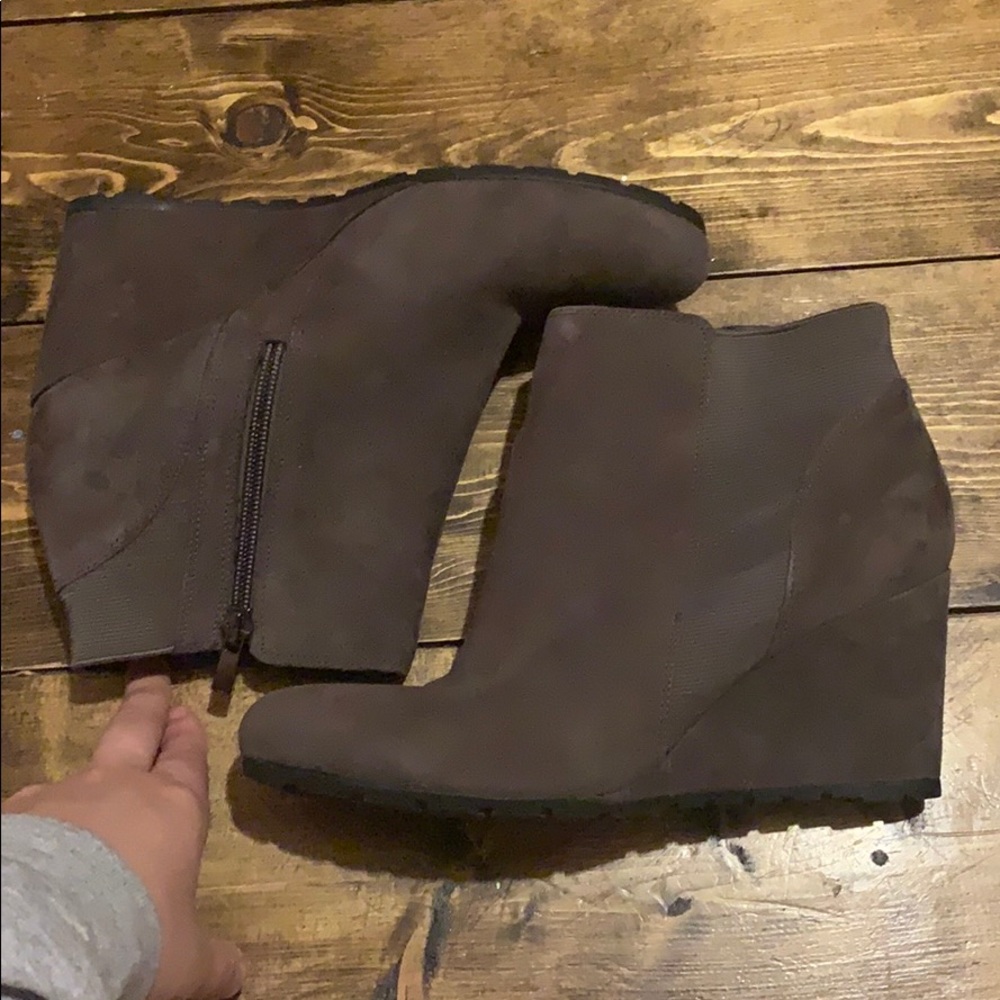 grey booties